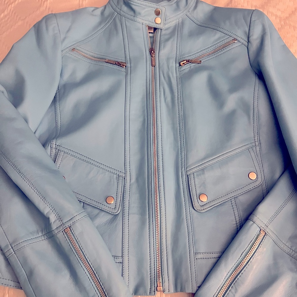 Cache baby blue leather jacket !